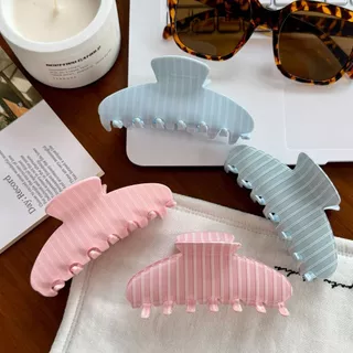 หวานสไตล์กิ๊บขนาดใหญ่สีครีมอะซิเตทกิ๊บสําหรับสาวๆอารมณ์อ่อนโยนใช้เพื่อปลอดภัยผมหางม้าด้านหลังศีรษะลายผมหนีบแฟชั่นอุปกรณ์ผม
