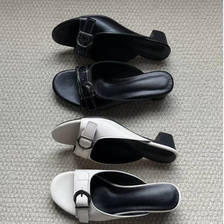 S.LuxLane Retro Chunky Heel Slide Sandals สําหรับผู้หญิงฤดูร้อนเปิดนิ้วเท้า 4 ซม.หนังสีดําบล็อกส้นรองเท้าแตะพร้อมหัวเข็มขัดสําหรับปาร์ตี้ Vocation Commute (สีขาว/สีดํา,ขนาด 35-40)