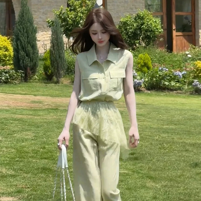 เวอร์ชั่นเกาหลีฤดูร้อนสไตล์ใหม่เดินทางวันหยุดสีเขียวแฟชั่นสูทผู้หญิง ผอมลง ดูปกแขนกุดลูกไม้เย็บด้านบน + เอวสูงกางเกงตรงชุดสองชิ้น