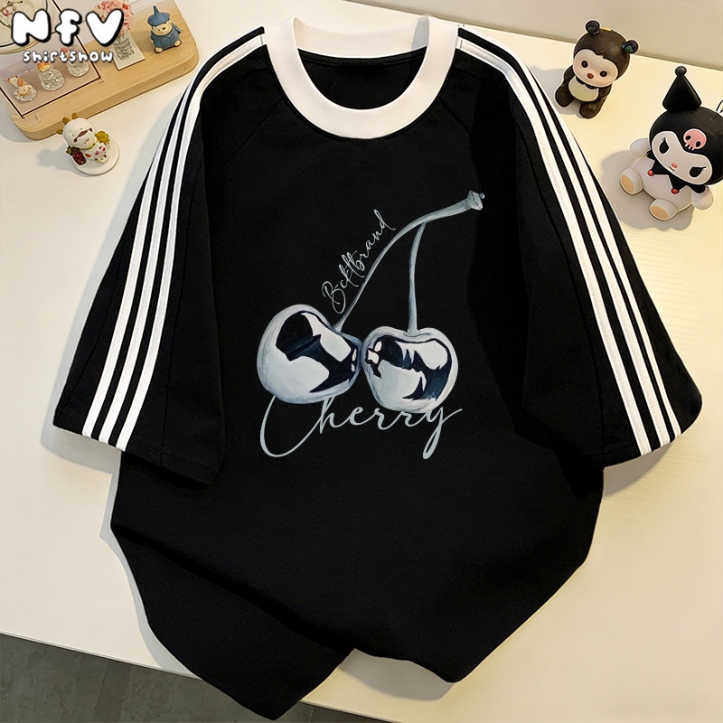 NFV เสื้อยืดแฟชั่นสไตล์เกาหลี ลายเชอร์รี่ เหมาะสำหรับสาวอวบ แขนสั้น โอเวอร์ไซซ์ เนื้อนุ่ม ใส่สบาย วินเทจ ใส่แล้วดูผอม YG1442