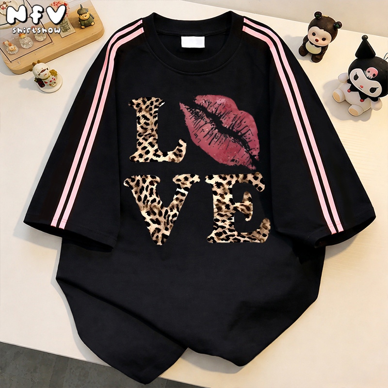 NFV ส่งจากไทย✨เสื้อยืดวินเทจลายตัวอักษร LOVE และริมฝีปากลายเสือ สตรีทแฟชั่น ผ้าฝ้าย 100% oversize YG826