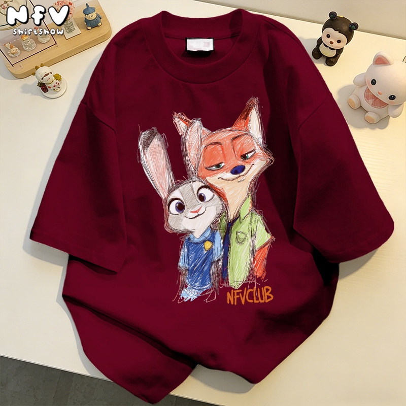 【จัดส่งตลอด 24 ชั่วโมง】NFV ใหม่ล่าสุด ลายพิมพ์ซูโทเปีย เสื้อยืดแนวเกาหลี ใส่สบายไม่รัดตัว ผ้าฝ้ายแท้ ใส่สบาย YG3886