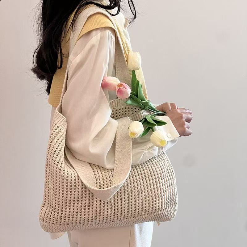 【ส่งจากไทย】กระเป๋าโท้ตผู้หญิงถักโครเชต์ลายฉลุ ขนาดใหญ่ สะพายไหล่สไตล์แคชชวล