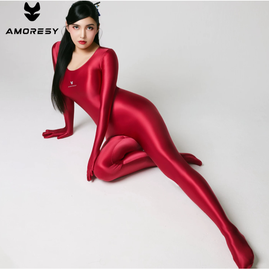 AMORESY Inferna series - เสื้อผ้ารัดรูปสีทึบเต็มตัวพร้อมถุงมือและถุงเท้า faturing high gloss และทรงเข้ารูปดีเยี่ยม สร้างเอฟเฟกต์สลิมมิ่ง