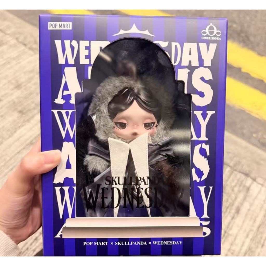 SKULLPANDA Wednesday จี้ตุ๊กตาฟิกเกอร์อินเทรนด์เล่นของขวัญน่ารัก