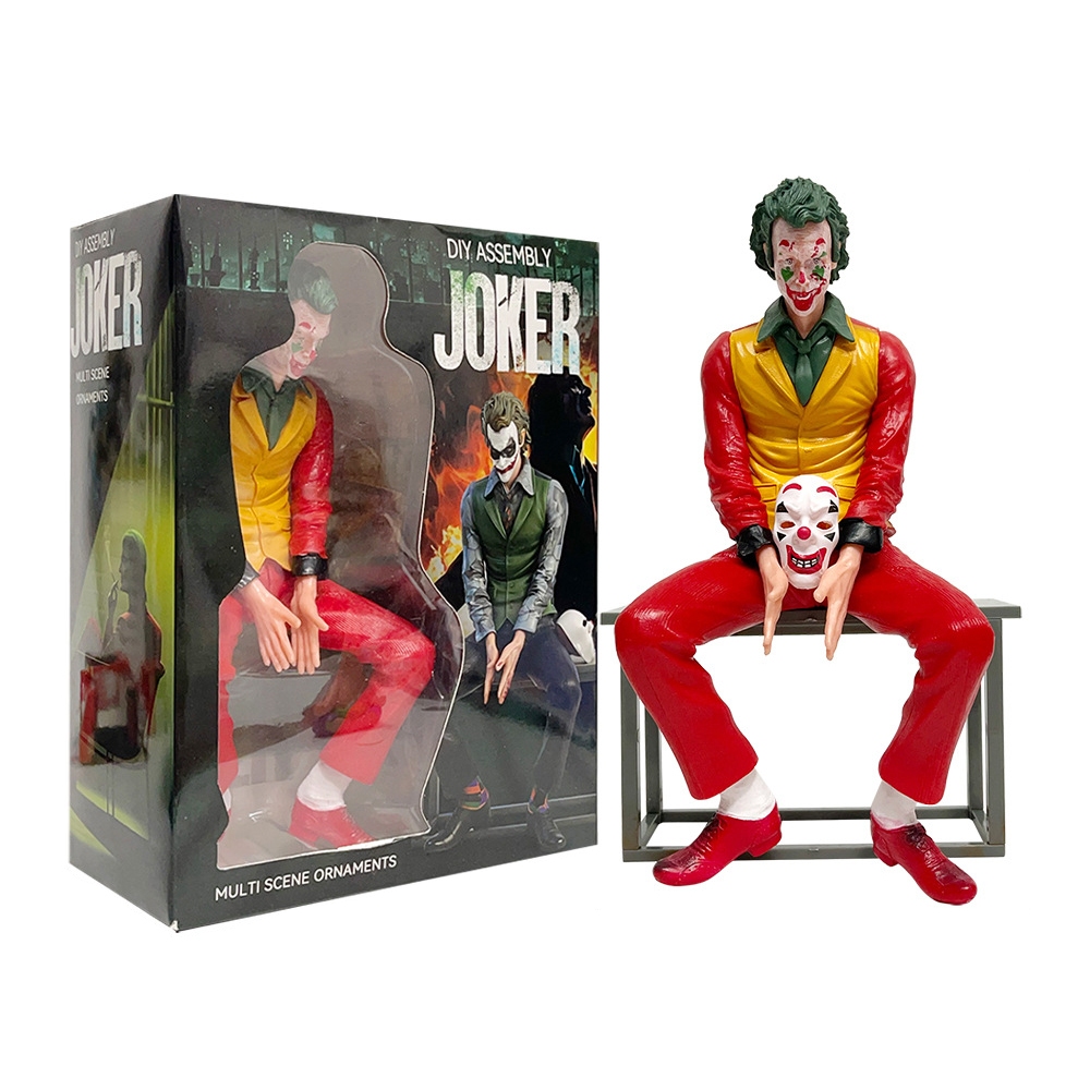 25 ซม.หลังคา Joker นั่งบนสตูลรูป Arthur Fleck Joaquin Phoenix ตกแต่งรถ Clown หน้ากากสีแดง Joker PVC ตัวเลขการกระทําตุ๊กตาของเล่น