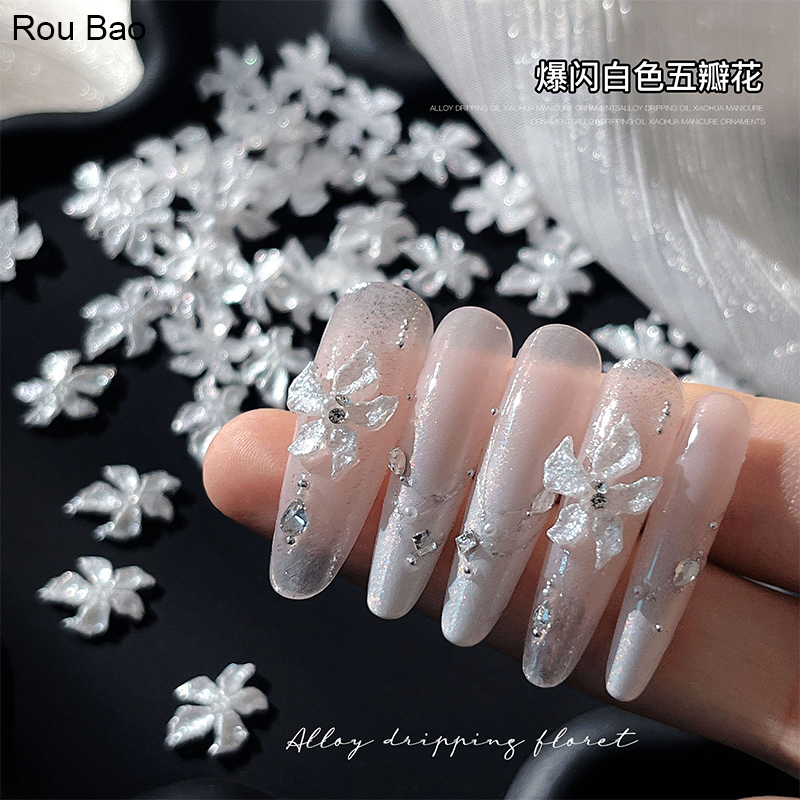 Rou Bao 50 ชิ้นเล็บสีขาว Glitter นุ่มแกะสลัก Lily ดอกไม้ DIY เล็บ Art Charms ตกแต่ง