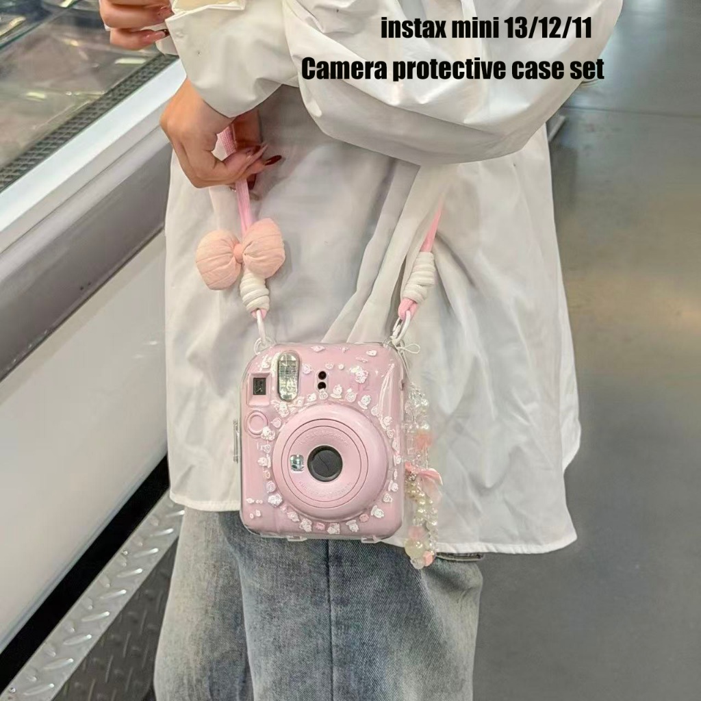[ใหม่] ชุดเคสป้องกันสําหรับ ฟูจิ Instax มินิ 13/12/11 เคสใส+สายโบว์+โซ่แขวน+สติ๊กเกอร์