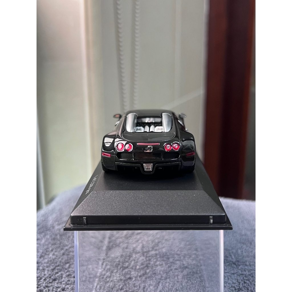 Minichamps+Mini Cut+Bugatti Veyron+Matte Black Bugatti+Veyron รายละเอียดภายใน Made Very Rich Tail Bu