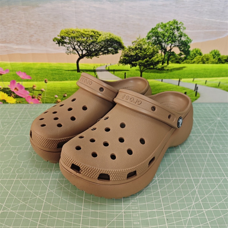 รองเท้าแตะรูพื้นหนา Crocs Cloud ของแท้ 100% | 206750