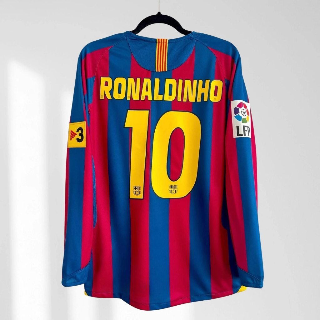 Top Quality: 2005/2006 BSLN Home Long-Sleeve Retro Sports Kit – Ronaldinho