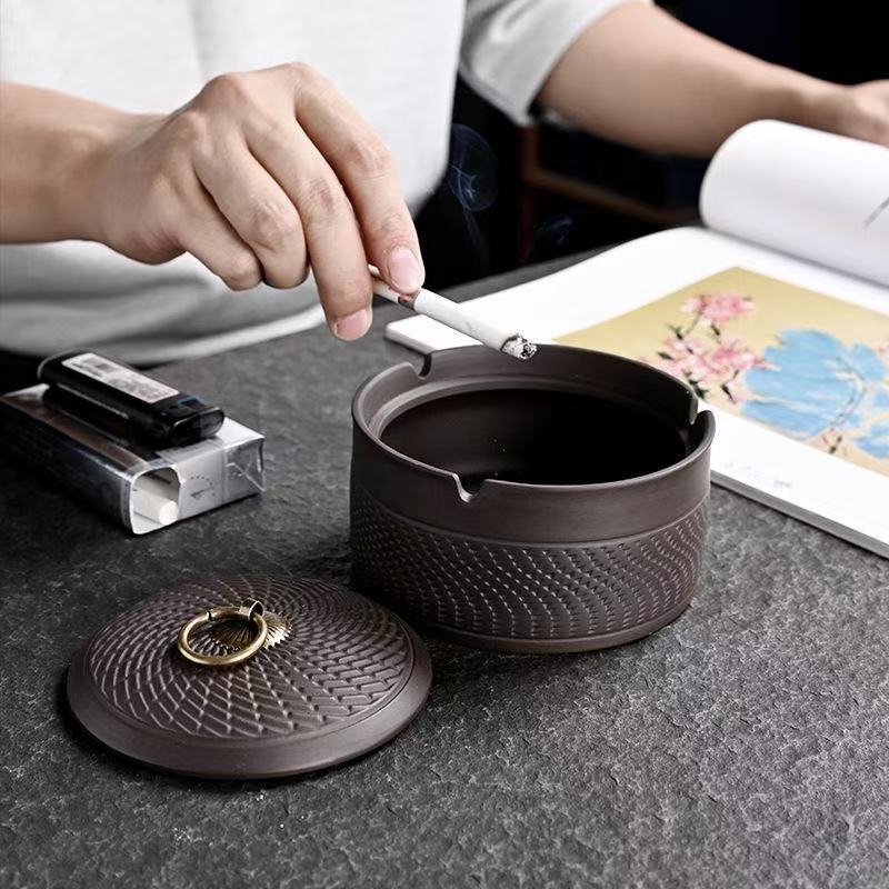 ที่เขี่ยบุหรี่ Anti-Flying Ash พร้อมฝาครอบ Creative Office ในครัวเรือนแฟชั่นตกแต่งเครื่องประดับ Extinguishing Ashtray