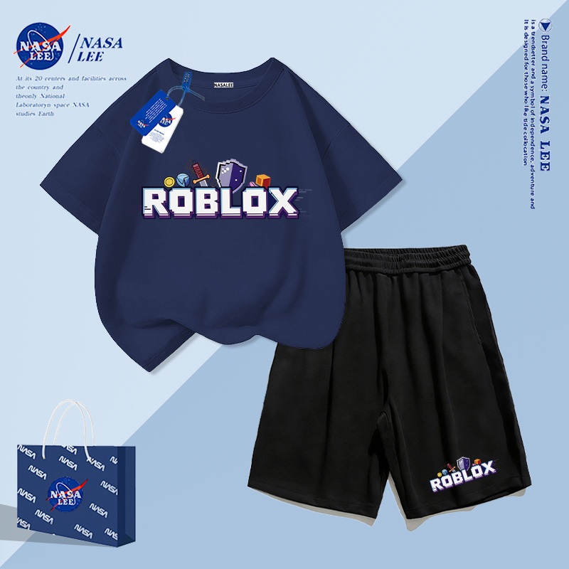 【จัดส่งภายในวันเดียวกัน】ชุดสองชิ้นสำหรับเด็กสีน้ำเงินเข้มผ้าฝ้าย (เสื้อแขนสั้น+กางเกงขาสั้น) ลายพิมพ์การ์ตูนน่ารักลายตัวอักษร เหมาะสำหรับอายุ 3-16 ปี ทั้งเด็กชายและเด็กหญิง ชุดลำลองสองชิ้น
