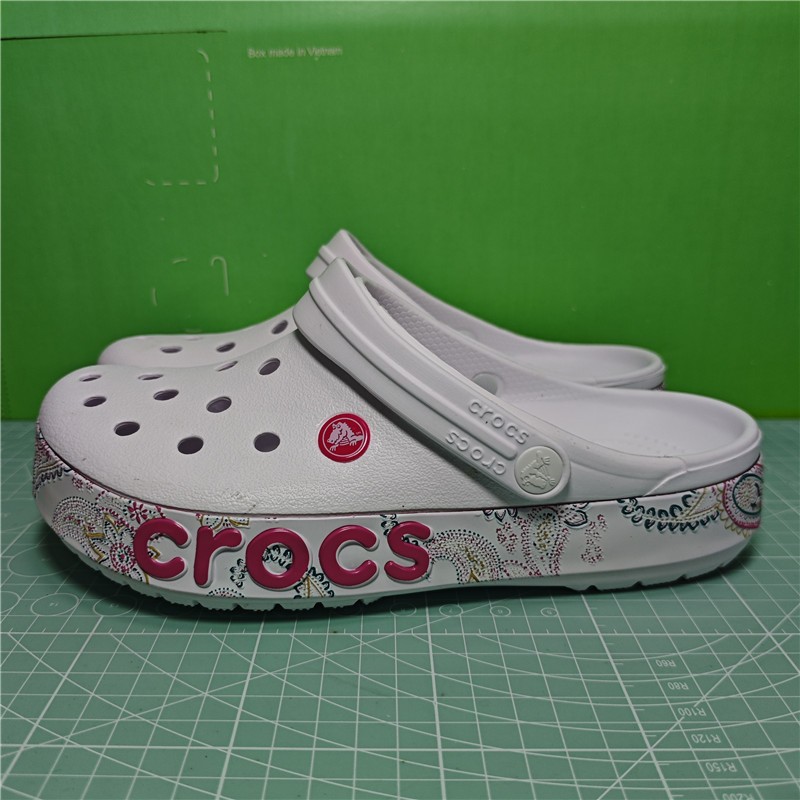 การ์ด Crocs ใบใหญ่ 100% ดั้งเดิม 205089 รองเท้าแตะ Crocs | 11016