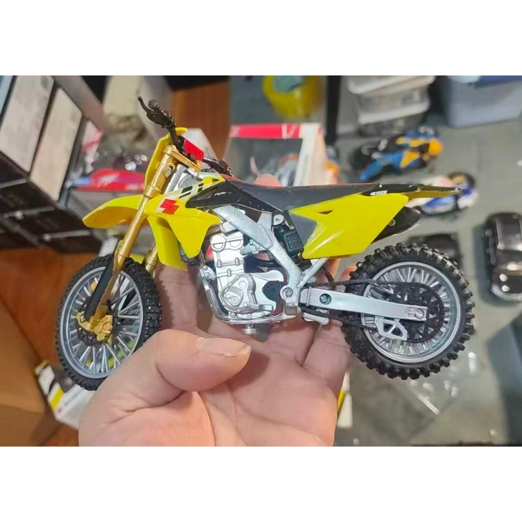 1:12 Suzuki RM-Z450 ได้รับอนุญาตอย่างเป็นทางการ Diecast Motocross รถจักรยานยนต์รุ่นกล่องเดิมสะสม