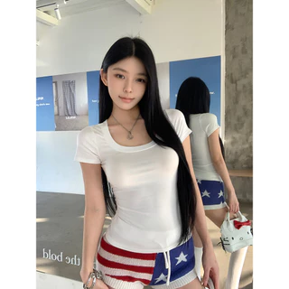 BOSSY เสื้อยืดแขนสั้นสำหรับฤดูร้อน แบบทรงกระชับและสวมใส่ง่าย ดีไซน์ทันสมัยสำหรับผู้หญิง ผ้าฝ้าย100%#F