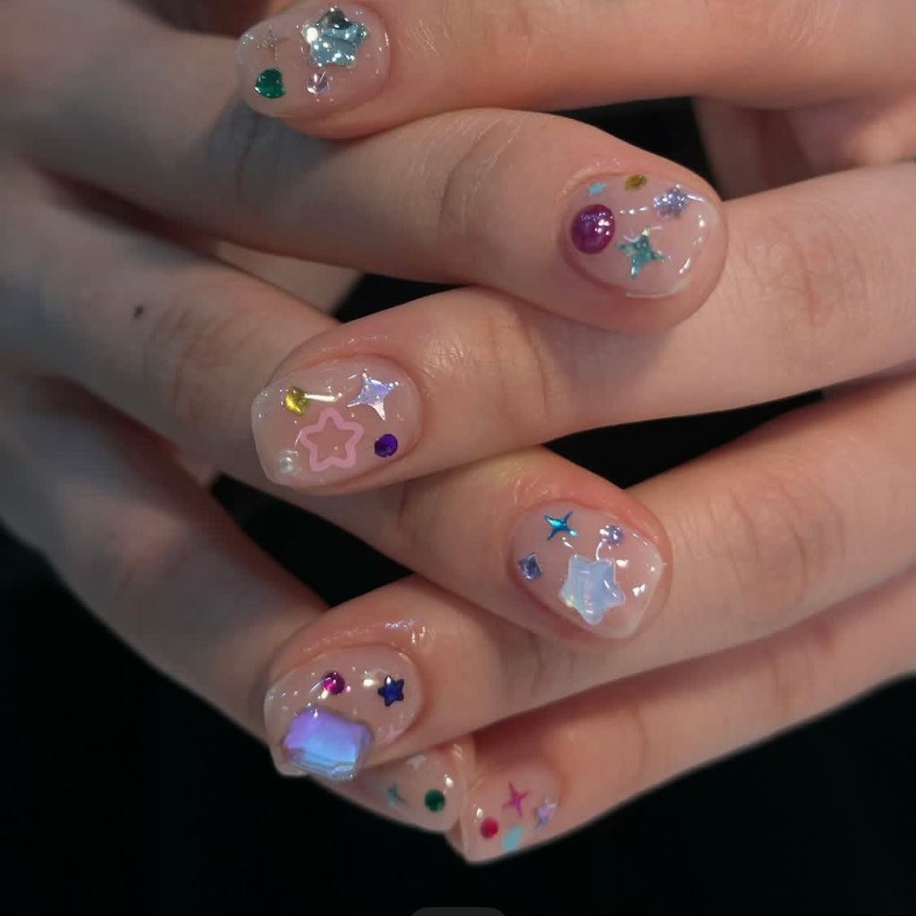 เล็บสวมใส่วาดด้วยมือเพชรเปลือย ins แพทช์แต่งเล็บดาวออโรร่าสั้น