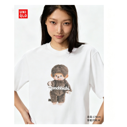 Uniqlo Women's UT Monchhichi เสื้อยืดแขนสั้น ดีไซน์ใหม่สำหรับฤดูใบไม้ผลิและฤดูร้อน
