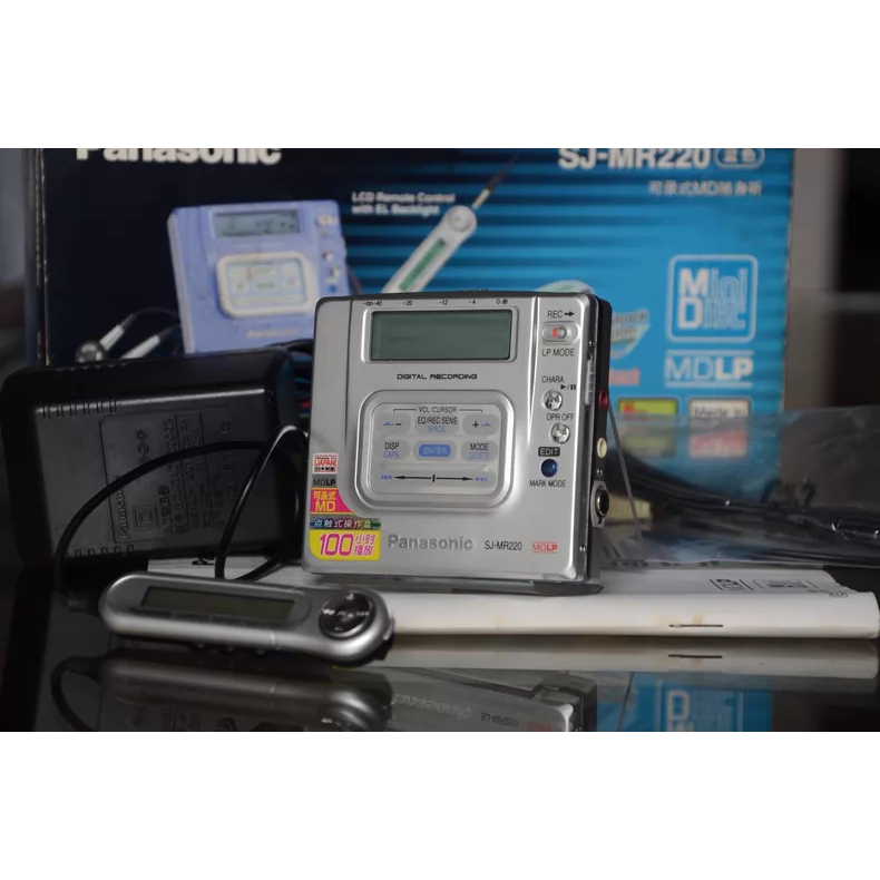 เครื่องเล่น MD Walkman SJ-MR220