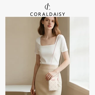 CORALDAISY ผู้หญิง 2026 สินค้าใหม่ กระเป๋าใส่โทรศัพท์น่ารัก กระเป๋าสะพายข้างสายยาว กระเป๋าใส่เหรียญ