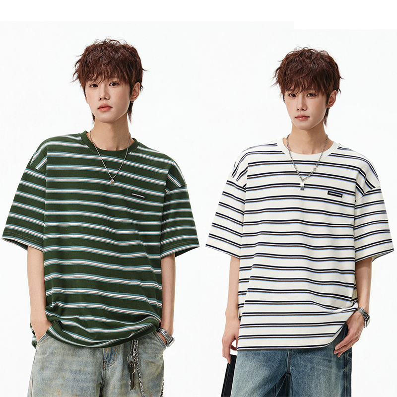 เสื้อยืดแขนสั้นลายทางผ้าฝ้ายแท้สําหรับผู้ชายทรงหลวมลําลองผ้าเนื้อนุ่มและเป็นมิตรกับผิวเสื้อคู่รักที่ต้องมี