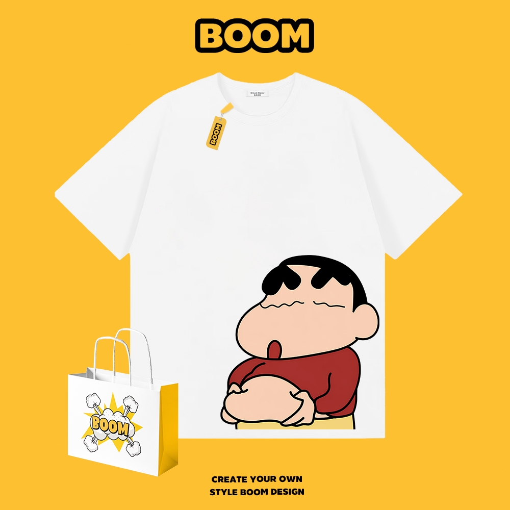 BOOM เสื้อยืดคอกลม ใส่ได้ทั้งชายและหญิง ผ้าฝ้าย 100% ระบายอากาศดี ลายการ์ตูนเครยอนชินจัง เหมาะสำหรับเยาวชน