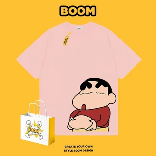 BOOM เสื้อยืดคอกลม ใส่ได้ทั้งชายและหญิง ผ้าฝ้าย 100% ระบายอากาศดี ลายการ์ตูนเครยอนชินจัง เหมาะสำหรับเยาวชน
