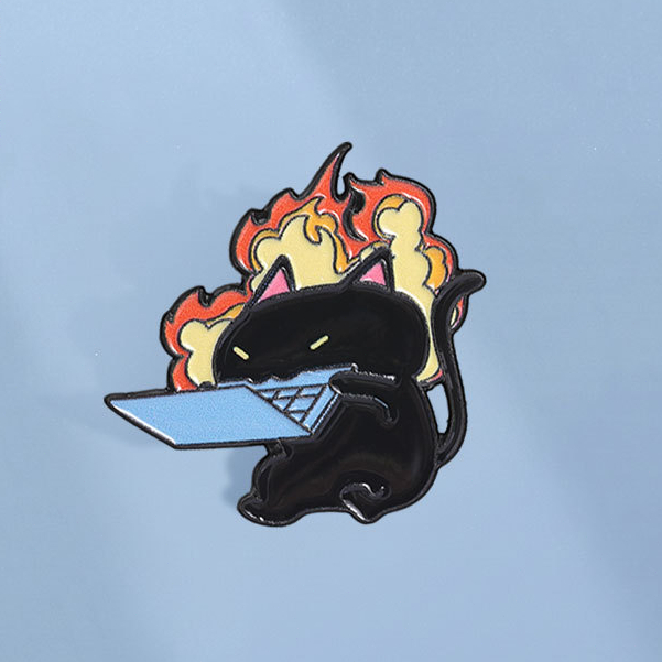 Flaming Black Cat เคลือบ Pin น่ารัก Angry Work เข็มกลัดแมวดําการ์ตูนสัตว์ Badges กระเป๋าเป้สะพายหลังอุปกรณ์เสริมของขวัญสําหรับเพื่อน