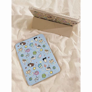 การ์ตูน Shin-chan กรณีแท็บเล็ตสําหรับ iPad generation10th air5 10.9 gen7/8/9th air4 PRO2018 Pro2022 pro11 gen9 10.2 gen7 mini6 2024 air6 11in ช่องเสียบปากกาเกราะป้องกัน