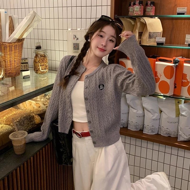 เสื้อสเวตเตอร์ถักหนาผู้หญิงฤดูใบไม้ร่วงฤดูหนาวสไตล์ใหม่แฟชั่นทุกการแข่งขันสไตล์ตะวันตกเสื้อแจ็คเก็ตขนาดใหญ่สีเทา