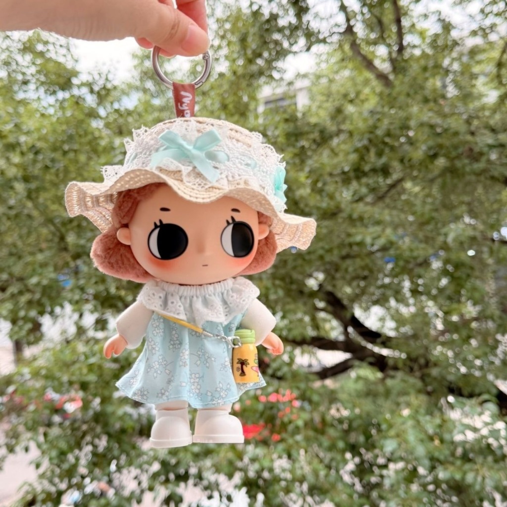 (เฉพาะเสื้อผ้า) Nyota เสื้อผ้าตุ๊กตาชุดมินิ, Little Moments Series หมวกฟาง & เดรสลายดอกไม้ตุ๊กตาผ้ากํามะหยี่จี้เครื่องแต่งกาย