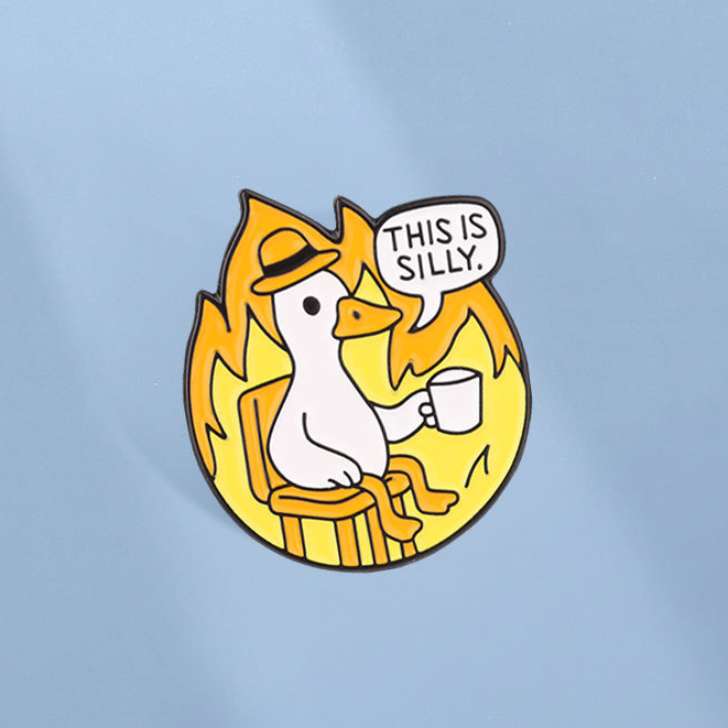 This Is Silly Flames เป็ดเคลือบ Pin ตลก Sarcastic เป็ด Fire เข็มกลัดการ์ตูนสัตว์ Badges กระเป๋าเป้สะพายหลังอุปกรณ์เสริมของขวัญสําหรับเพื่อน