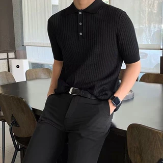 เสื้อโปโลผู้ชาย เสื้อคอปกแขนสั้น ผ้าถักเรยอน ลายทางแนวตั้ง ทรงสลิม สไตล์เกาหลี ใส่ทำงาน ใส่เที่ยว แฟชั่นผู้ชายฤดูร้อน Korean Casual Polo Shirt