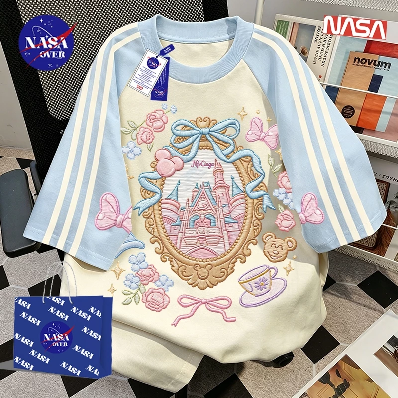 【จัดส่งตลอด 24 ชั่วโมง】🔥NASAลายกราฟฟิตี้ปราสาทคอกลมเสื้อoversize🏰ชุดหน้าร้อนผู้หญิงtshirtYG1243