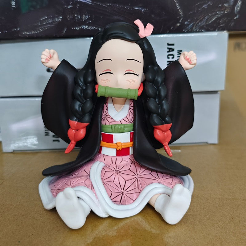 11เซนติเมตรนั่งก่อให้เกิดมีความสุขเนซึโกะแอ็คชั่นน่ารักการ์ตูนรุ่นของเล่นเครื่องประดับรูปปั้นแบบคงที่อะนิเมะอุปกรณ์ต่อพ่วงสาวของขวัญ