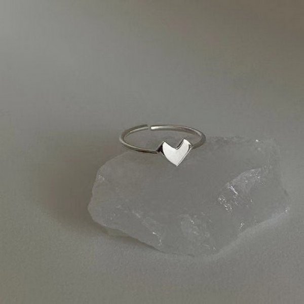 Benge หัวใจสีดํา Minimalist Love แหวน Y2K ความงาม Dainty Stackable เครื่องประดับสําหรับผู้หญิงสไตล์เกาหลีแหวนชุบทองของขวัญอุปกรณ์เสริมแฟชั่น