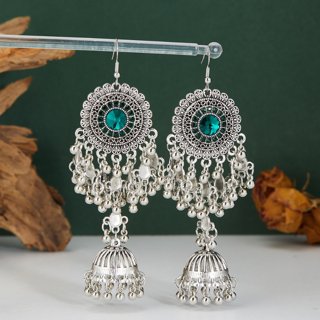 Boho Oxidized ดอกไม้คริสตัลสีเขียวต่างหูอินเดียชาติพันธุ์สีเงิน Hollow Bell ต่างหูพู่ผู้หญิงเครื่องประดับงานแต่งงานของขวัญ