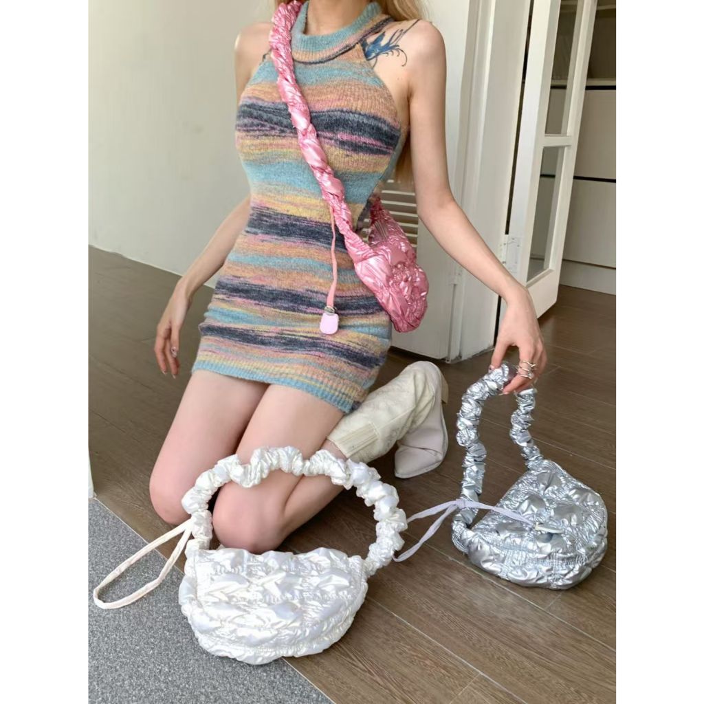 กระเป๋าหญิง Glossy ไหล่รักแร้กระเป๋าเกาหลี Casual Cross-Body กระเป๋าผ้าฝ้าย Bubble Bag Niche แฟชั่นจีบ Cloud Bag
