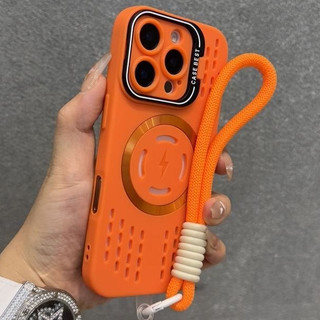 【พร้อมสายคล้อง】เคสกล้องแบบหรูหราพื้นผิวด้าน ระบายความร้อน ด้วยแม่เหล็ก แบบไร้สาย รองรับ iPhone 16 11 12 13 14 15 Pro Max Plus ทำจาก TPU นุ่ม กันกระแทก ระบายอากาศ ดีไซน์สวยงามด้านหลัง เคสปกป้องและเพิ่มความสวยงามให้ด้านหลังโทรศัพท์