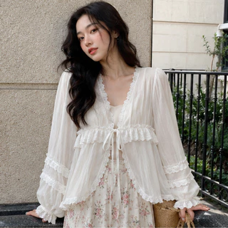somethingappeals Moonlit Blouse เสื้อคาร์ดิแกนขอบหยักลูกไม้ ทรงครอป V Neck แต่งชั้นหยัก สไตล์สวีท