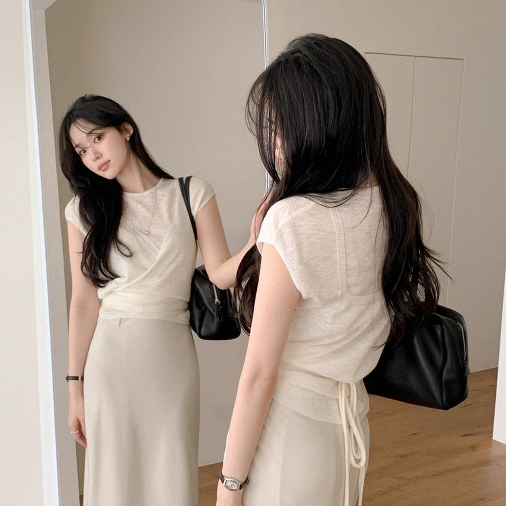 เสื้อยืดแขนสั้นผ้าถักคอกลม+ชุดสูทสายเดี่ยวเอวแคบผูกเชือกสองชิ้น  101905