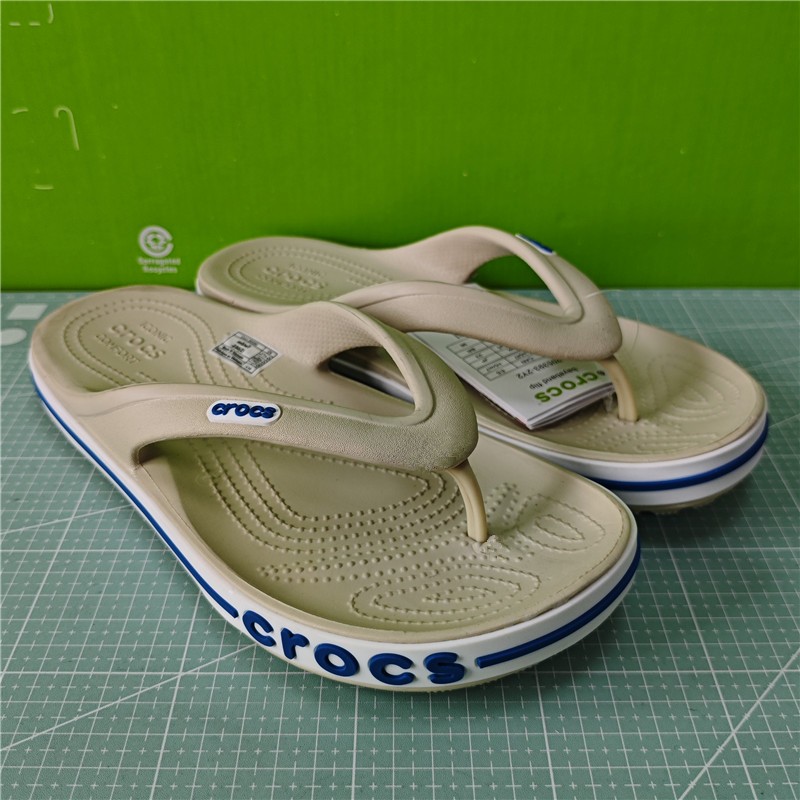 CROCS ของแท้ 100% จระเข้ รองเท้าแตะผู้ชายขนาดใหญ่รองเท้าแตะผู้หญิง: 205393