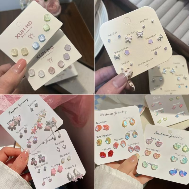 คลังสินค้าพร้อม -ซื้อ 3 แถม 1 ของขวัญใหม่ Y2K น่ารักผีเสื้อ Star เลียนแบบ Pearl Stud ต่างหูมินิประณีต EMO เครื่องประดับของขวัญสําหรับผู้หญิง