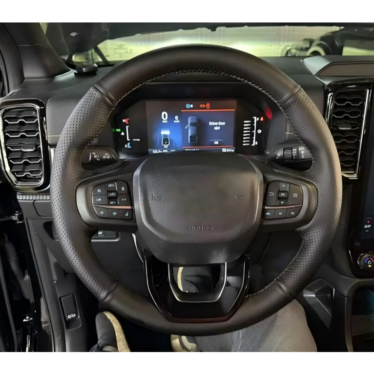 Handsewing ฝาครอบพวงมาลัยหนังเทียมสีดําสําหรับ Ford Ranger 2023