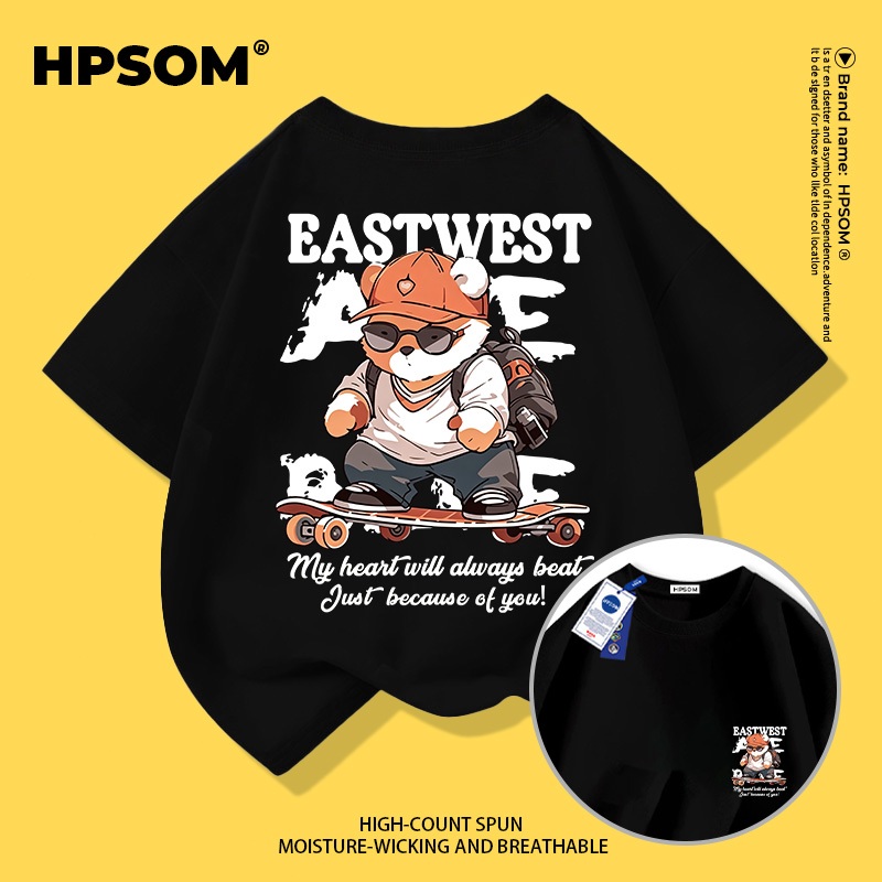 [กรุงเทพฯ จัดส่งภายในวันเดียว] เด็กสีดําผ้าฝ้ายแท้ระบายอากาศเสื้อยืดบรรยากาศการ์ตูนสเก็ตบอร์ดหมี เด็กๆชอบ ลายน่ารัก3-16ปีหลวมสบายๆสั้น-