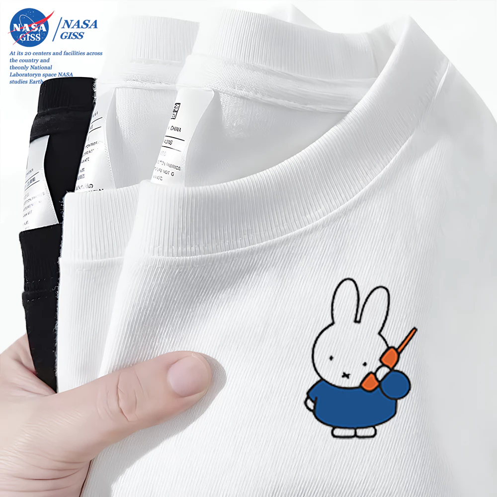 NASA เสื้อยืดชายหญิงแขนสั้น สไตล์ลำลอง summer Miffy พิมพ์ลาย t-shirt แบบหลวม คอกลม ยับยากไม่ต้องรีด