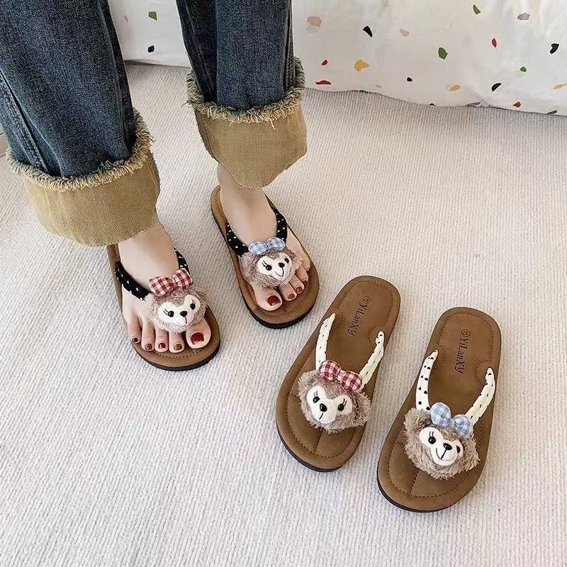 Ladies Flip-Flops ตุ๊กตาหมีน่ารักลายสก๊อต EVA น้ําหนักเบาสบายพร้อมสต็อกผมตรง