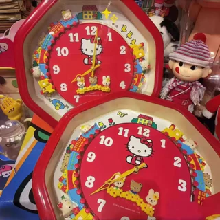 ✅ของแท้‼️ Hello Kitty นาฬิกาทรงแปดเหลี่ยม น่ารักกี๊กกี้ 🎵🚂 นาฬิกาของเล่นรถไฟหมุนได้ ร้องเพลงได้ วิ่งได้จริงๆ คุ้มค่าสุดๆ 💖⏰✨