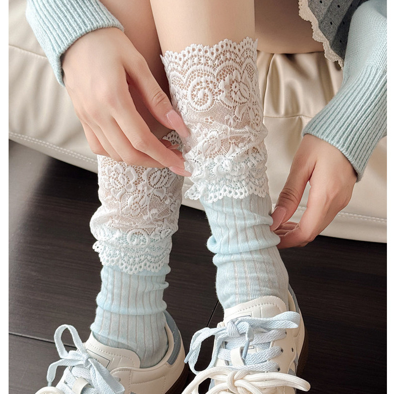 เย็บลูกไม้สีทึบลายเส้นแนวตั้งหวานโลลิต้าสไตล์กระโหลกผ้าฝ้ายแท้ถุงเท้าลูกวัวผู้หญิง