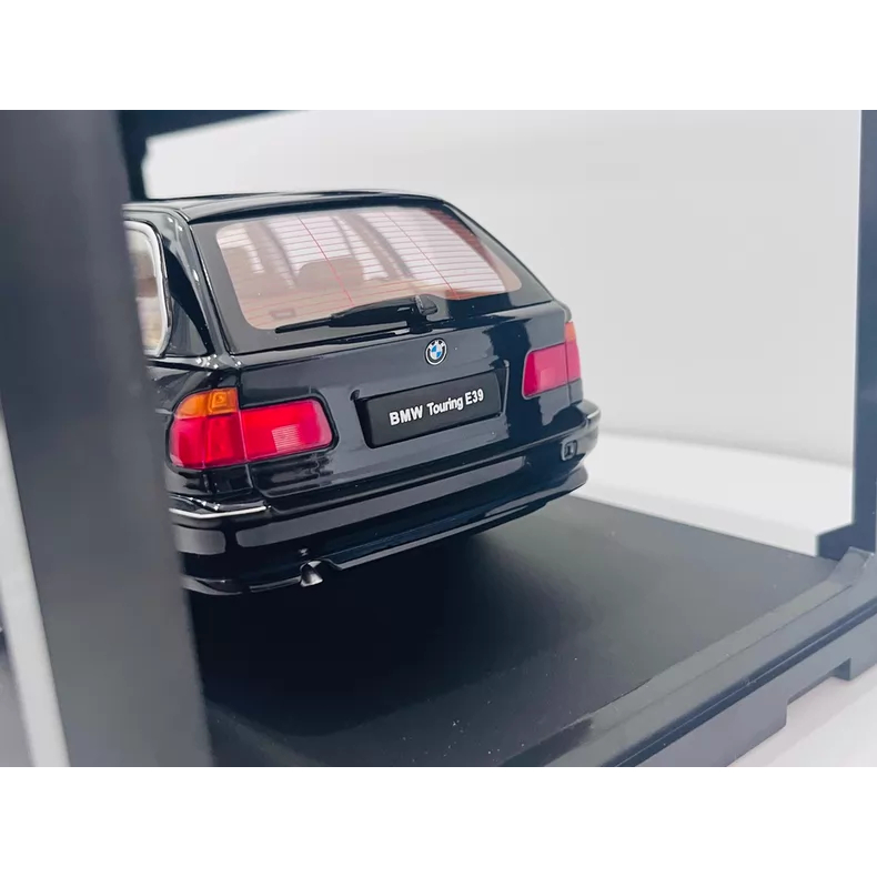 [ข้อเสนอพิเศษนอกพิมพ์] TRIPLE 9 ยี่ห้อ 1: 18 Scale Alloy Car Model 1998 BMW 5 Series Station Car BMW